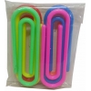 CLIPS DE PLASTICO DE COLORES GRANDES DE 6CM. EN PAQUETES DE 6 UNIDADES.